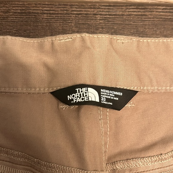 The North Face Khaki 33L - Picture 2 of 4